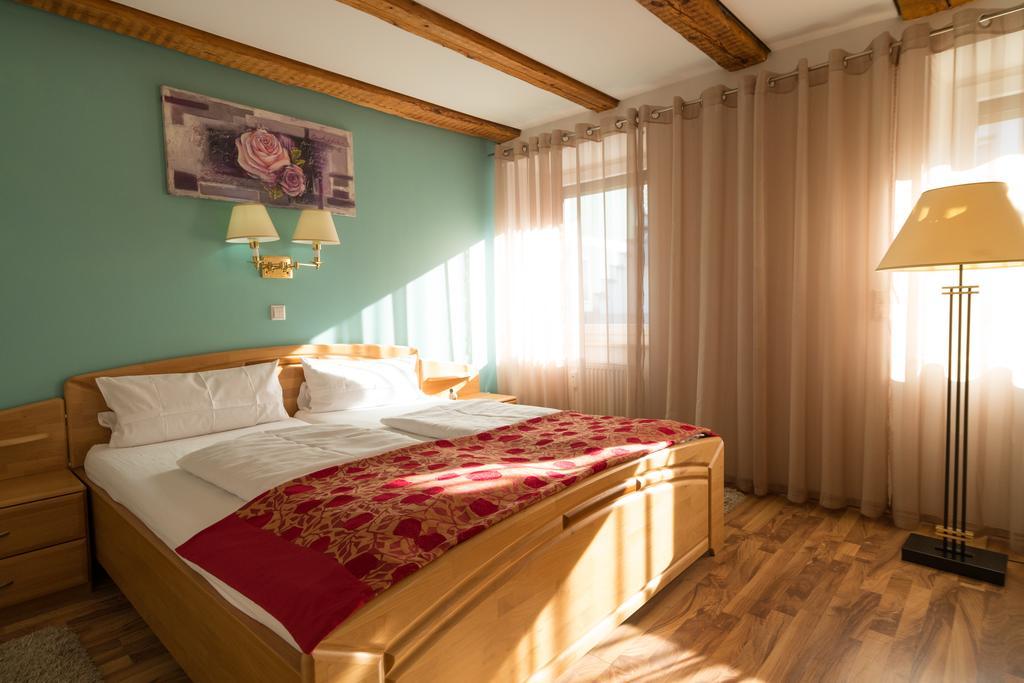 Wellnesshotel & Restaurant Hexenschopf Löffingen Buitenkant foto