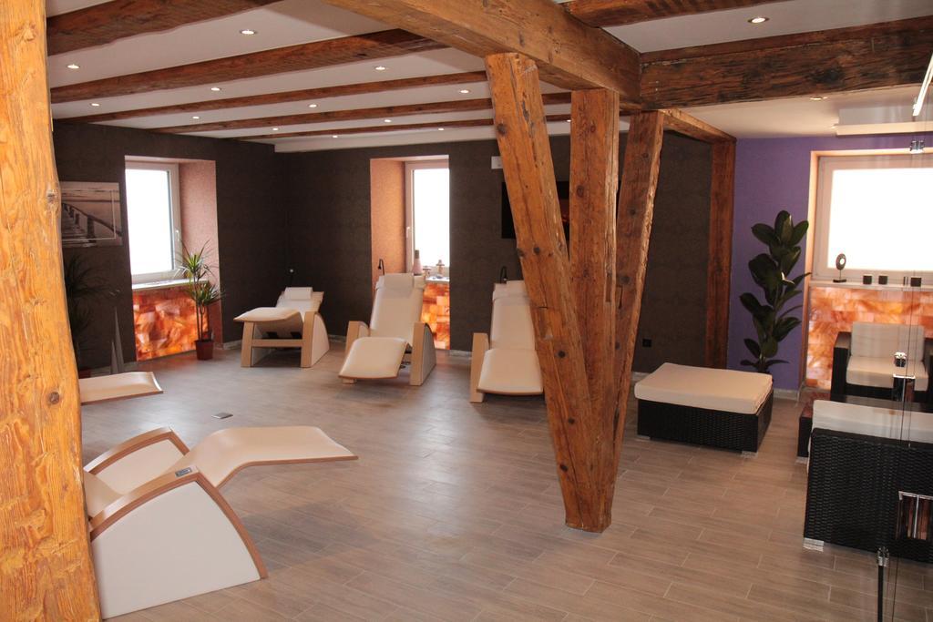 Wellnesshotel & Restaurant Hexenschopf Löffingen Buitenkant foto